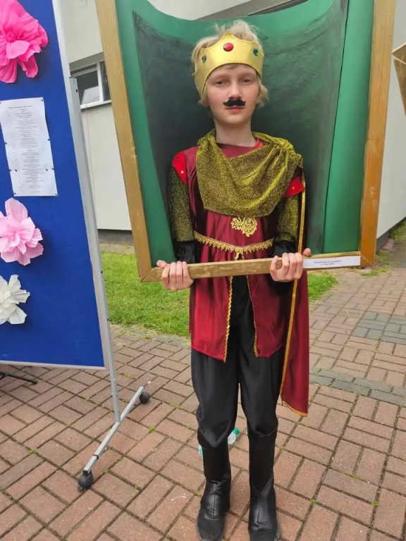 Żywe obrazy na szkolnym pikniku. Niezwykły projekt uczniów SP nr 4