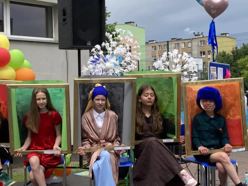 Żywe obrazy na szkolnym pikniku. Niezwykły projekt uczniów SP nr 4