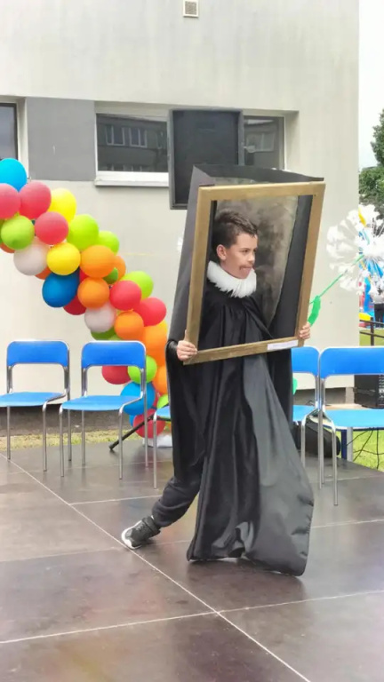 Żywe obrazy na szkolnym pikniku. Niezwykły projekt uczniów SP nr 4