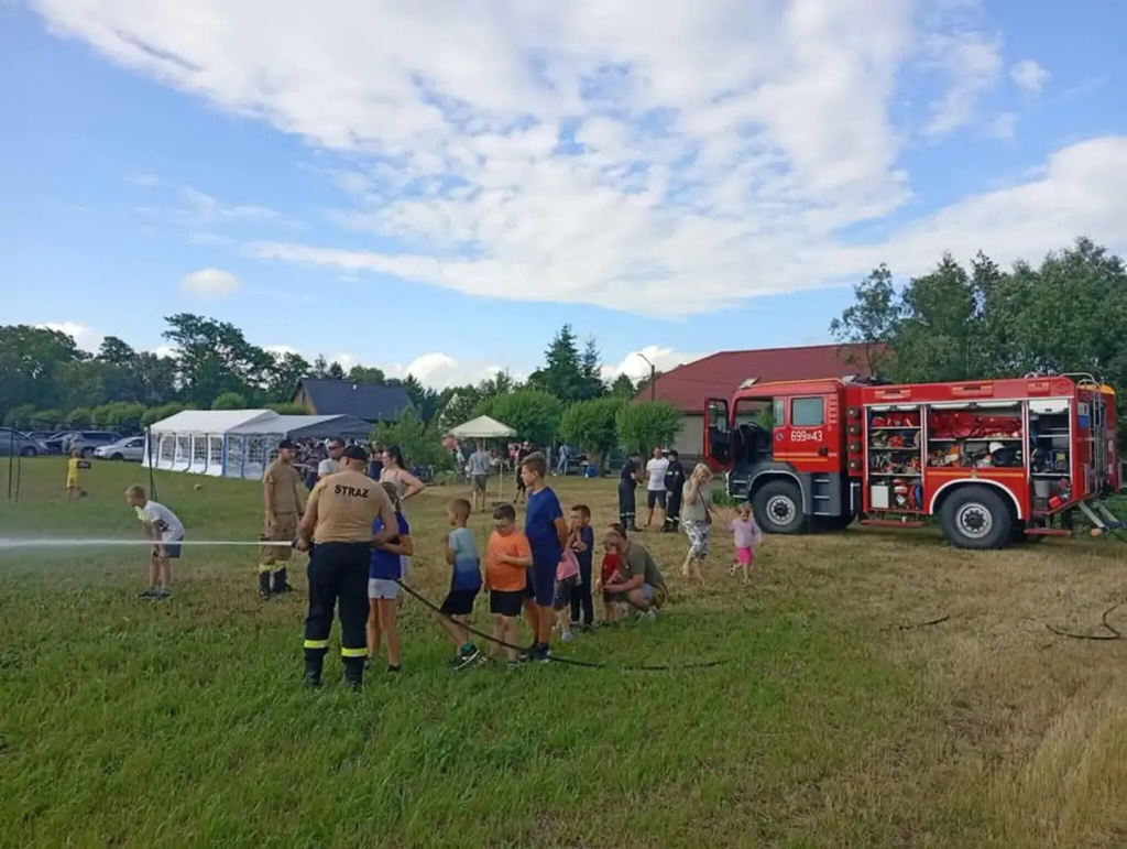 Magia, grill i wspólna zabawa - udany piknik w Ślubowie
