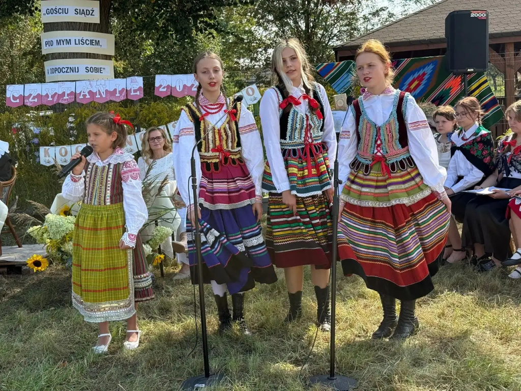 Narodowe Czytanie poezji Kochanowskiego - święto literatury i tradycji pod lipą