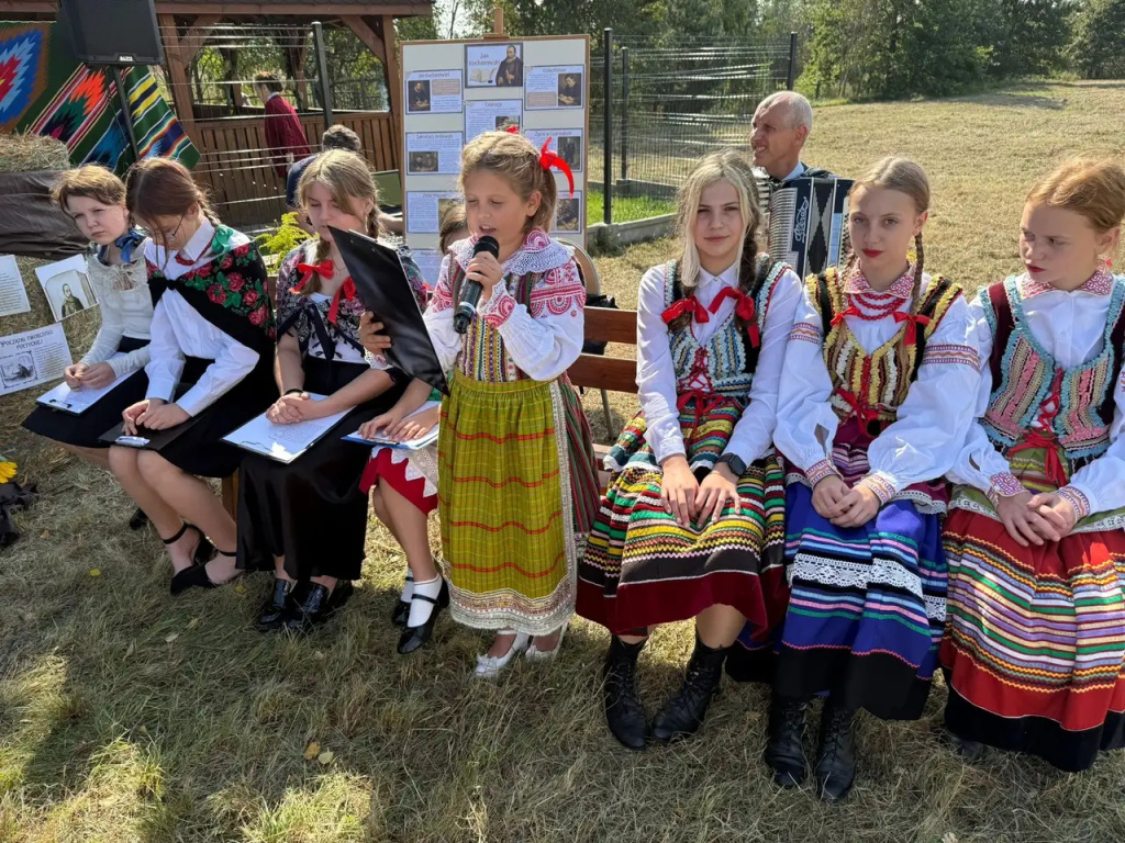 Narodowe Czytanie poezji Kochanowskiego - święto literatury i tradycji pod lipą