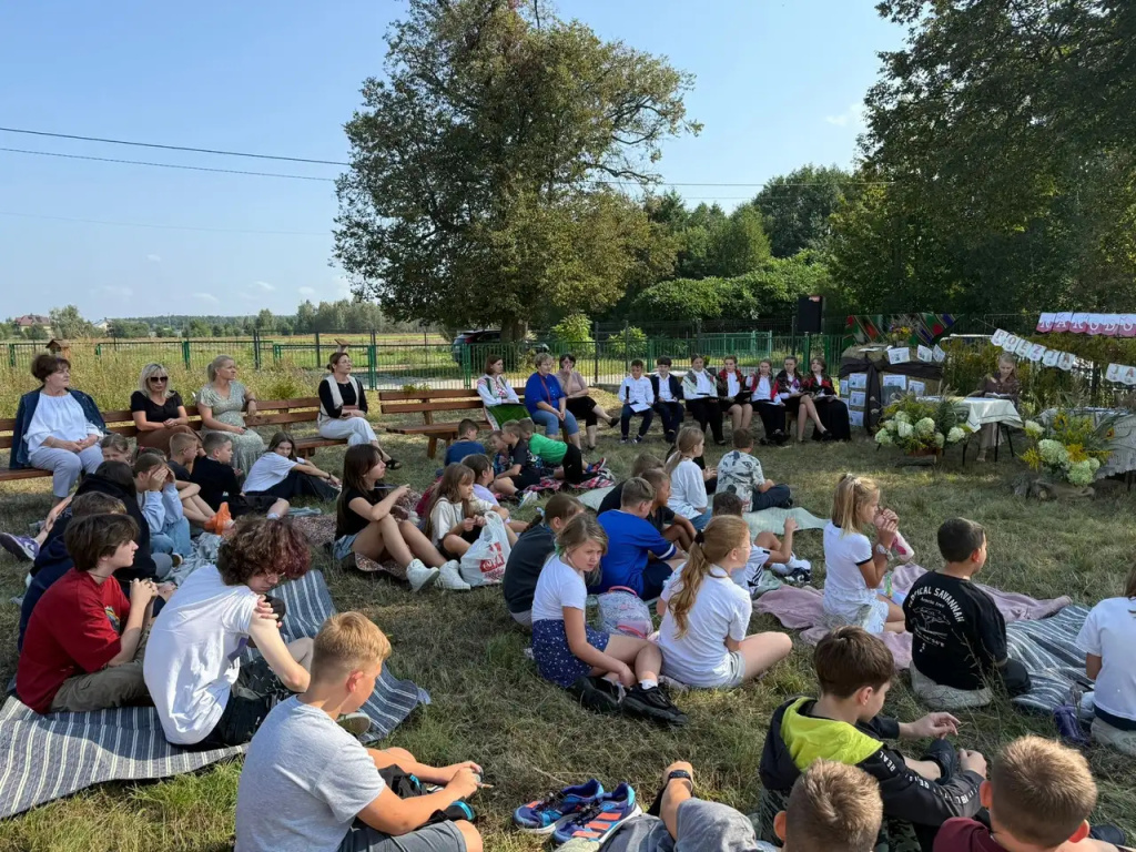 Narodowe Czytanie poezji Kochanowskiego - święto literatury i tradycji pod lipą