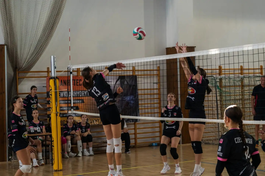 Triumf siatkówki! Za nami historyczny I Turniej Kadetek Volley Wyszków
