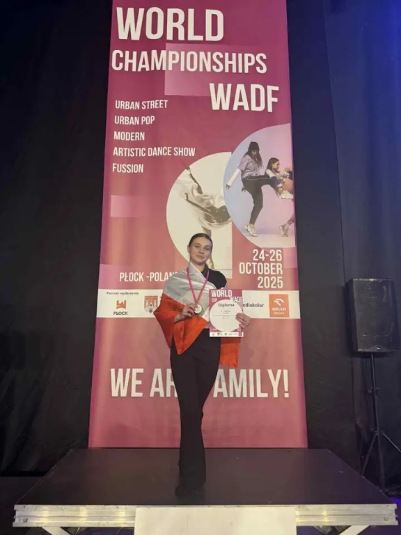 Szkoła Tańca Latino Fever z trofeami Mistrzostw Świata i Pucharu Świata