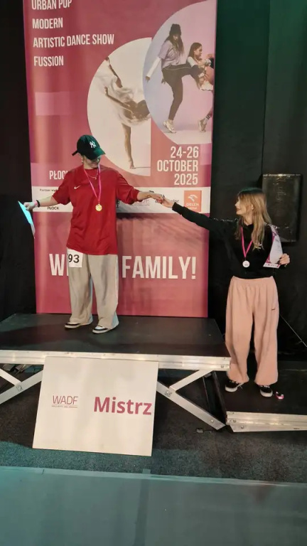 Szkoła Tańca Latino Fever z trofeami Mistrzostw Świata i Pucharu Świata