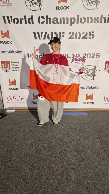 Szkoła Tańca Latino Fever z trofeami Mistrzostw Świata i Pucharu Świata