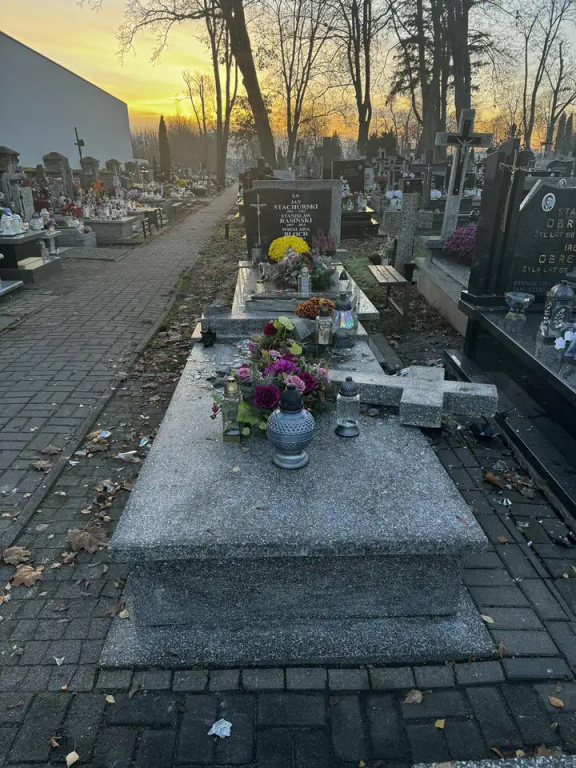 Akt wandalizmu na wyszkowskim cmentarzu