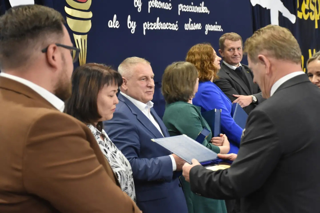 Nowy kompleks sportowy powiatu. Dla uczniów i dla mieszkańców
