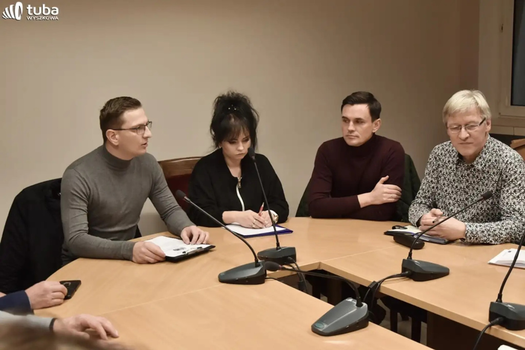 Plac zabaw czy plac libacji? Rybienko Nowe walczy o spokój