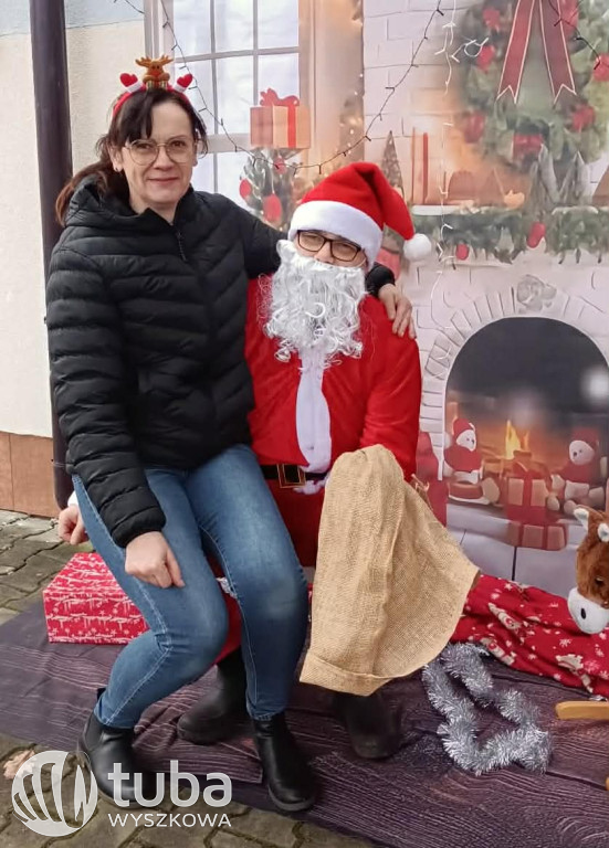 Świąteczny mini jarmark w Lucynowie