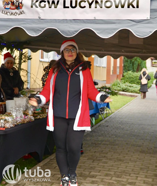 Świąteczny mini jarmark w Lucynowie