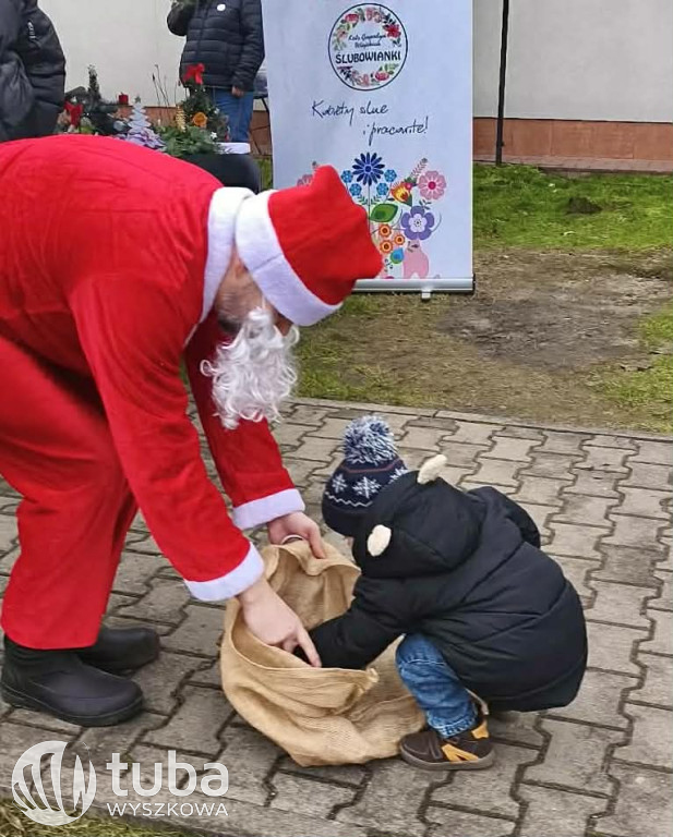Świąteczny mini jarmark w Lucynowie