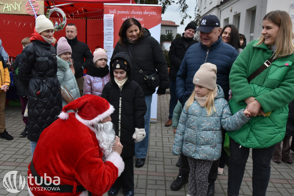 Mikołaj odwiedził świąteczny jarmark w Rząśniku