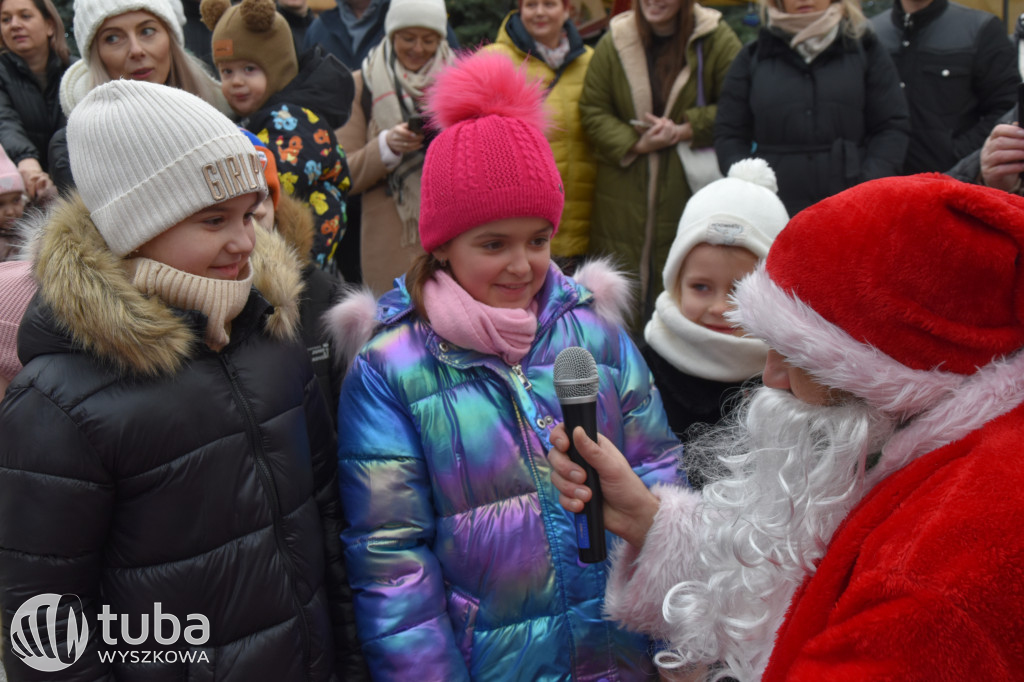 Mikołaj odwiedził świąteczny jarmark w Rząśniku