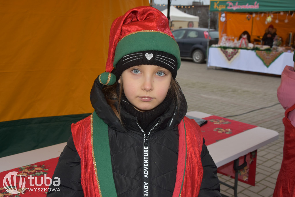 Mikołaj odwiedził świąteczny jarmark w Rząśniku