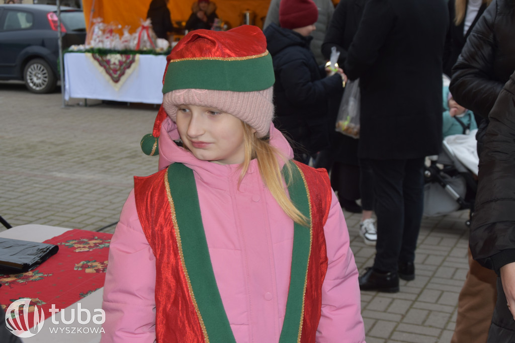Mikołaj odwiedził świąteczny jarmark w Rząśniku