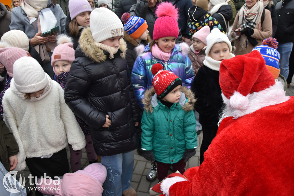 Mikołaj odwiedził świąteczny jarmark w Rząśniku