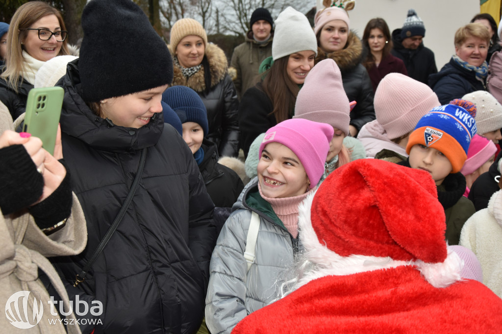 Mikołaj odwiedził świąteczny jarmark w Rząśniku
