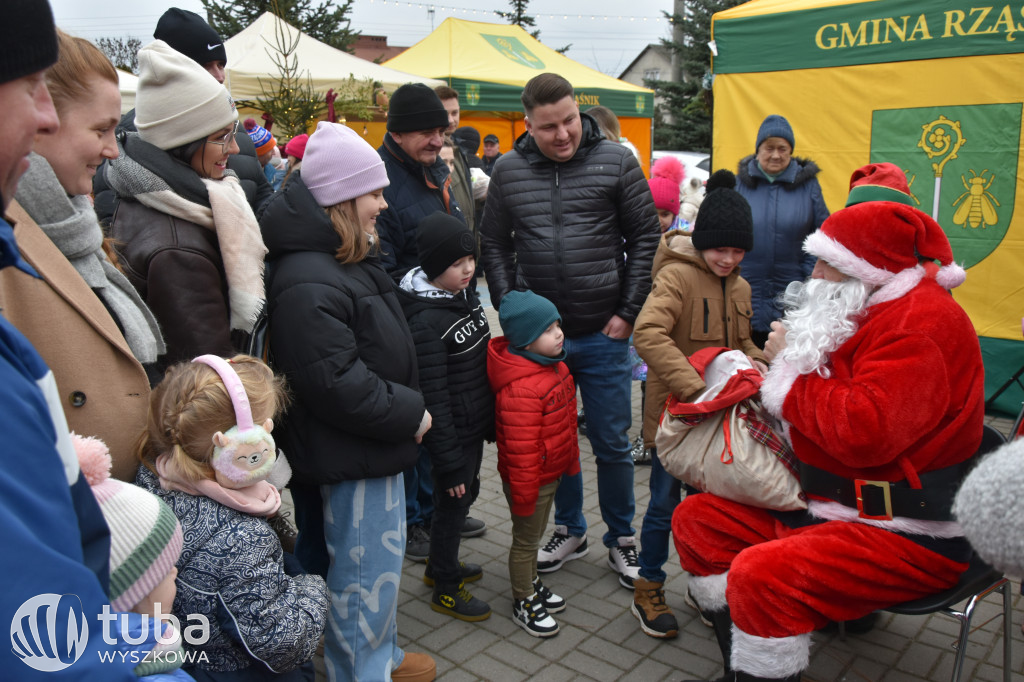Mikołaj odwiedził świąteczny jarmark w Rząśniku