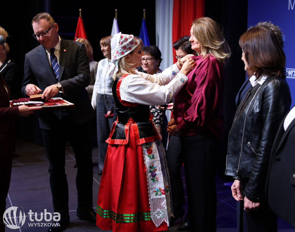 Medale dla wyszkowskich nauczycieli