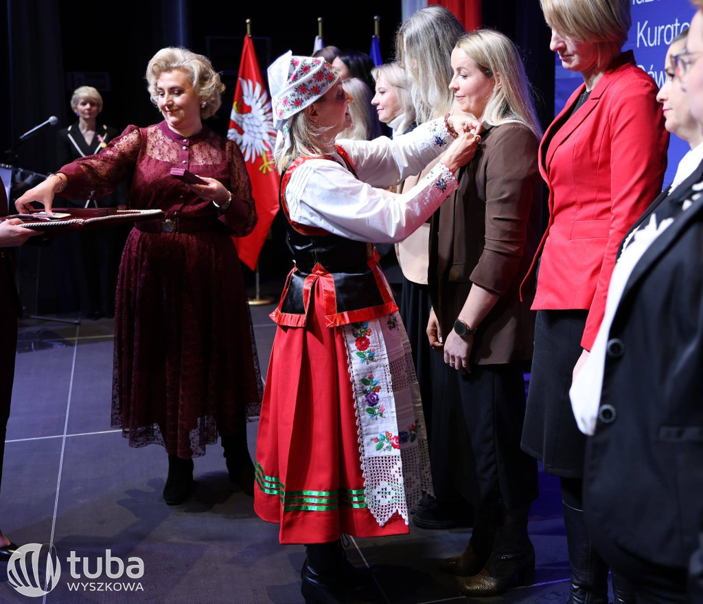 Medale dla wyszkowskich nauczycieli