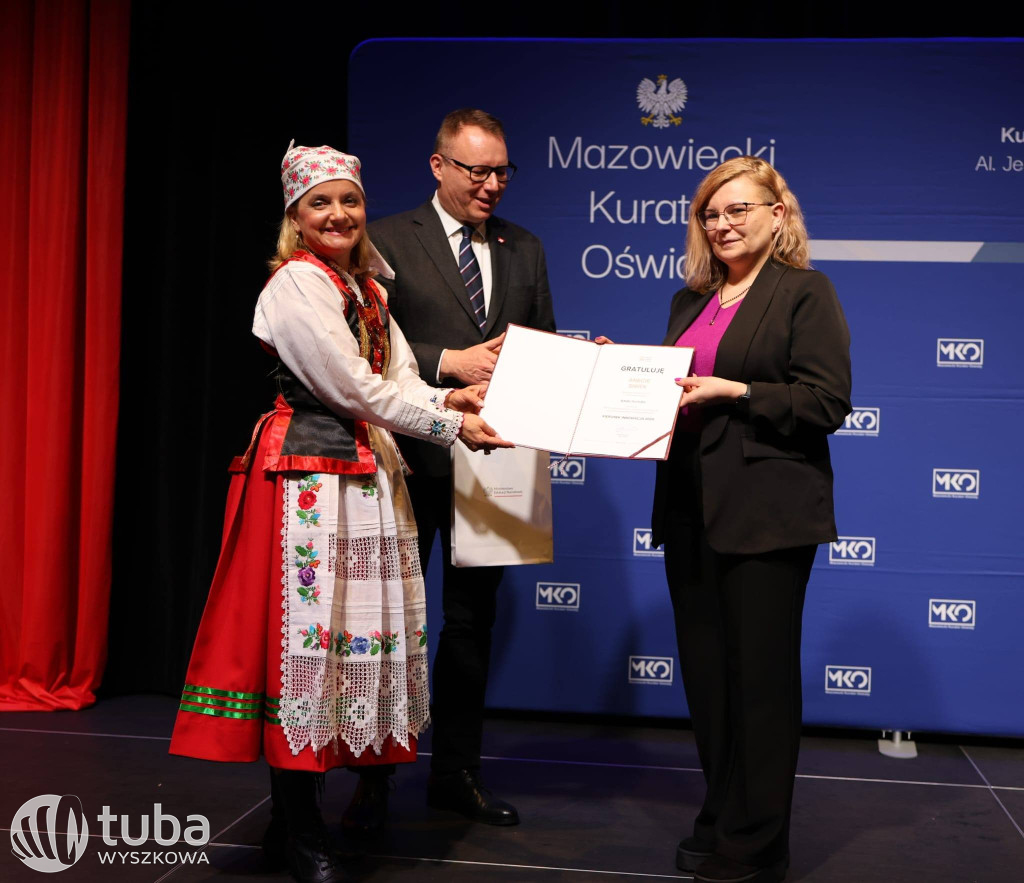 Medale dla wyszkowskich nauczycieli