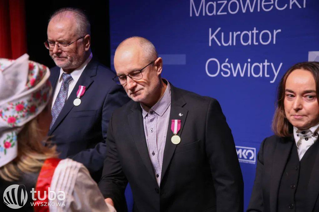 Medale dla wyszkowskich nauczycieli