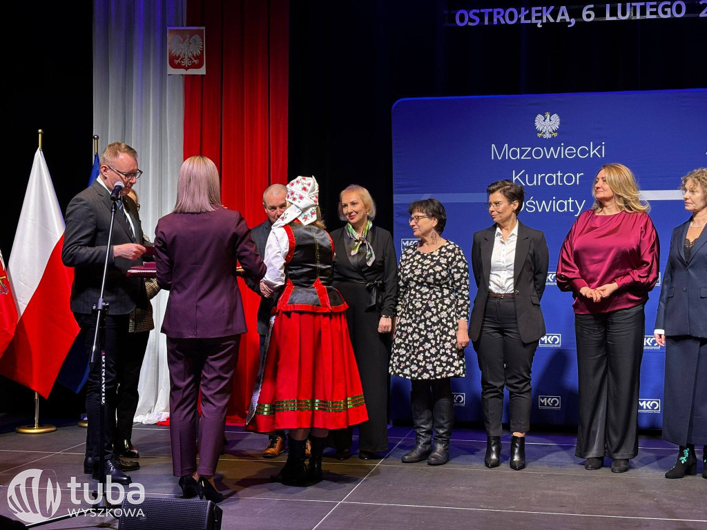 Medale dla wyszkowskich nauczycieli
