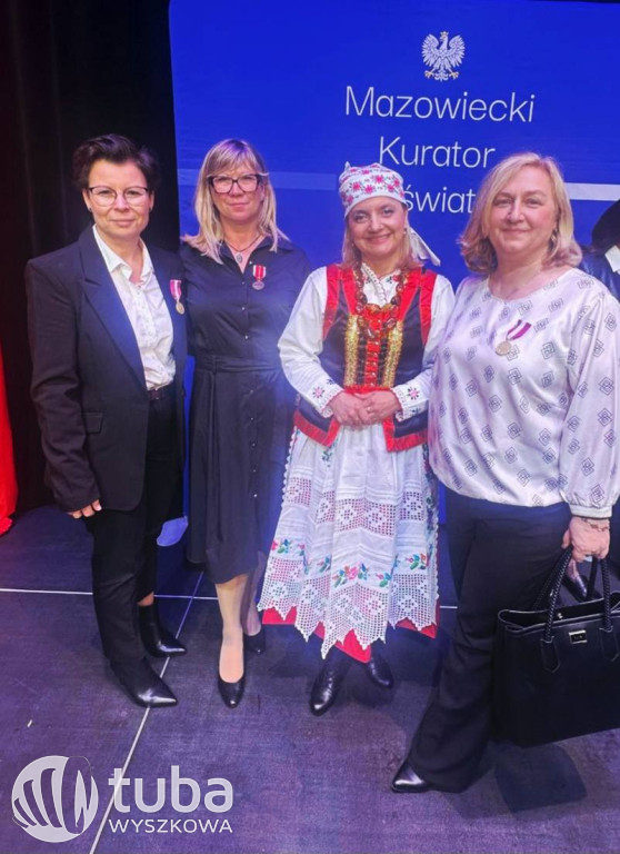 Medale dla wyszkowskich nauczycieli