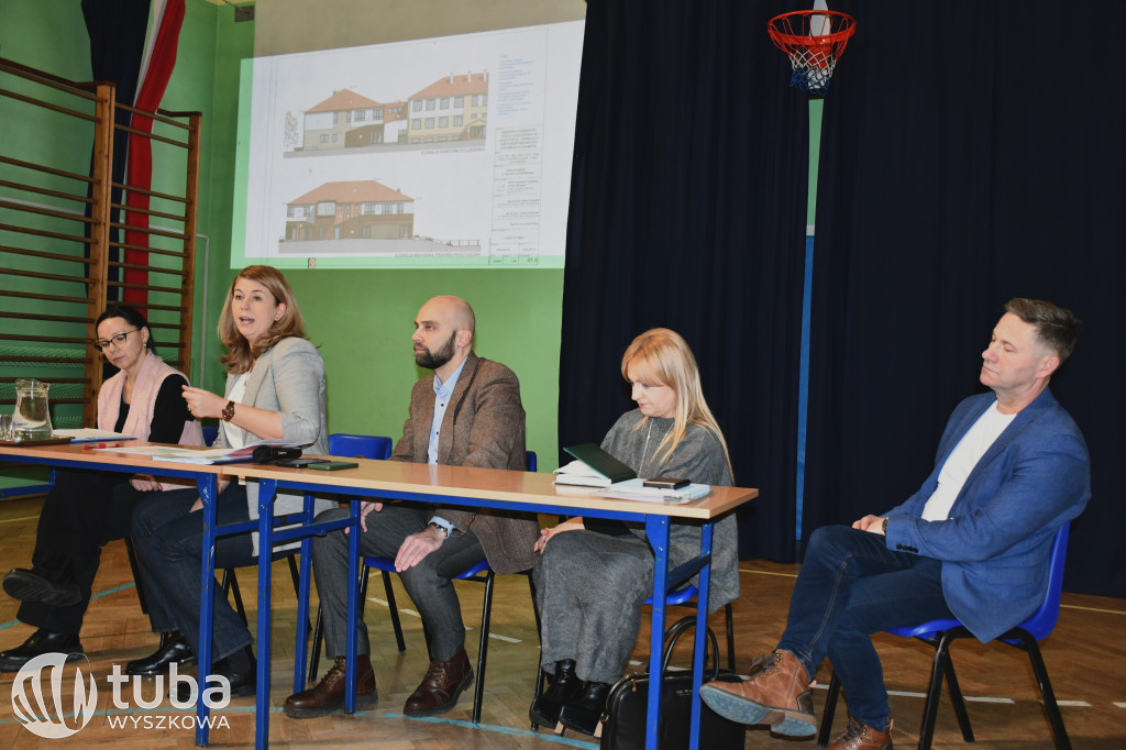 Konsultacje w sprawie rozbudowy szkoły w Leszczydole-Nowinach