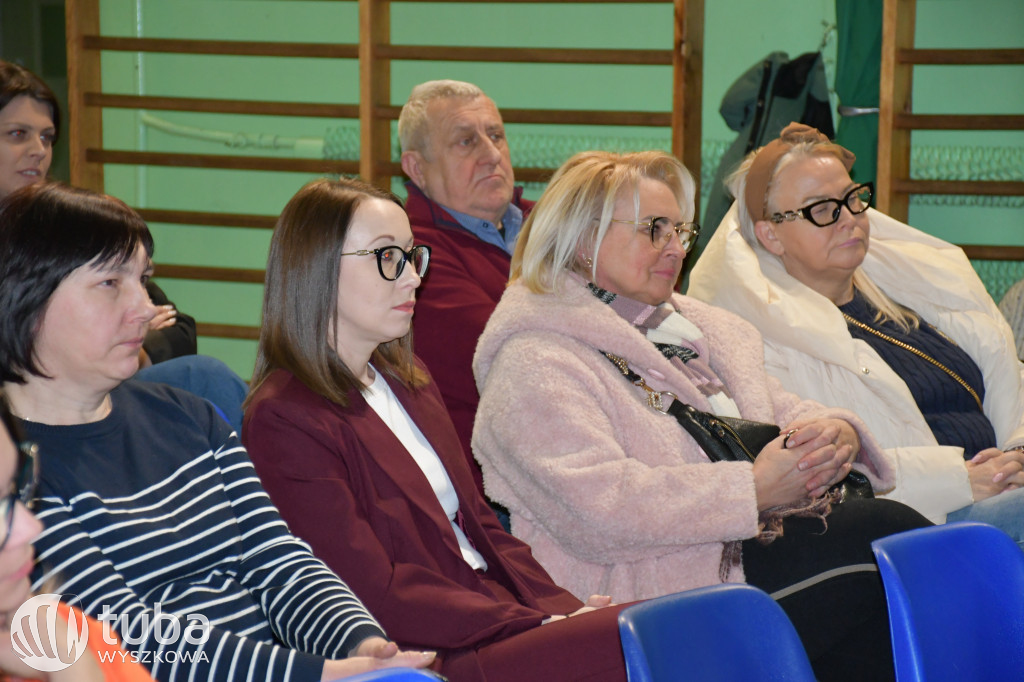 Konsultacje w sprawie rozbudowy szkoły w Leszczydole-Nowinach