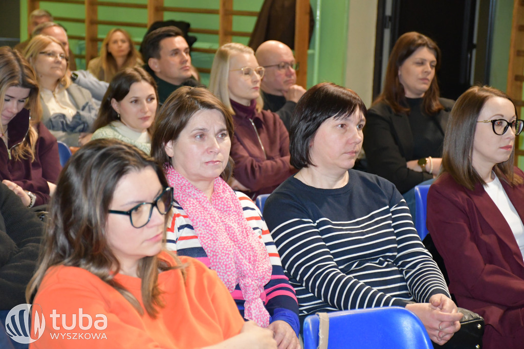Konsultacje w sprawie rozbudowy szkoły w Leszczydole-Nowinach