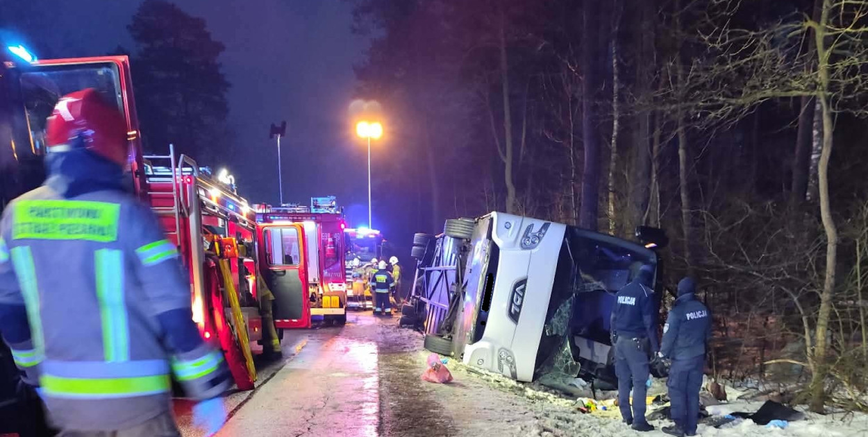 Wypadek autobusu na DK62 w Pustych Łąkach