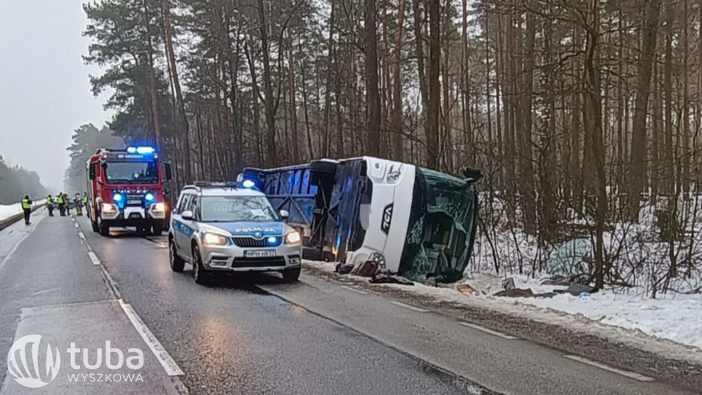Wypadek autobusu na DK62 w Pustych Łąkach