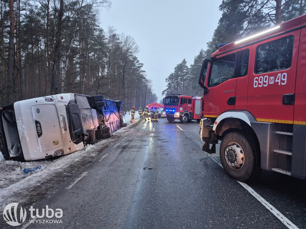 Wypadek autobusu na DK62 w Pustych Łąkach