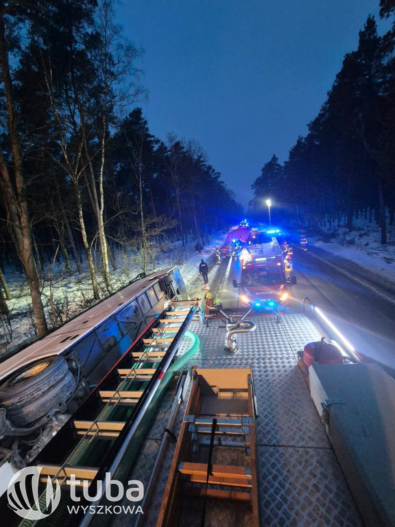 Wypadek autobusu na DK62 w Pustych Łąkach