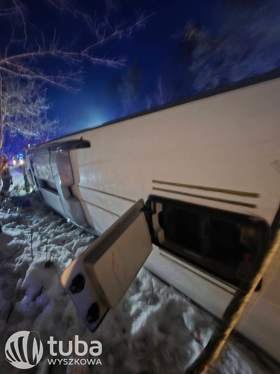 Wypadek autobusu na DK62 w Pustych Łąkach