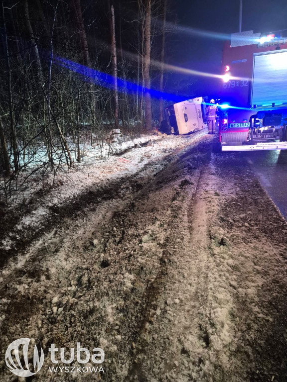 Wypadek autobusu na DK62 w Pustych Łąkach