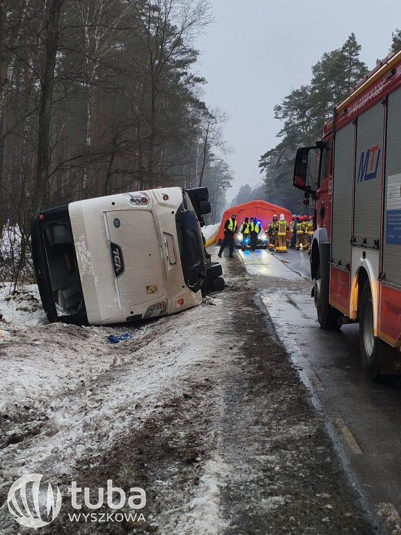 Wypadek autobusu na DK62 w Pustych Łąkach