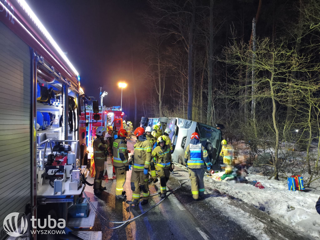 Wypadek autobusu na DK62 w Pustych Łąkach