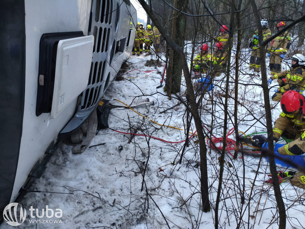 Wypadek autobusu na DK62 w Pustych Łąkach