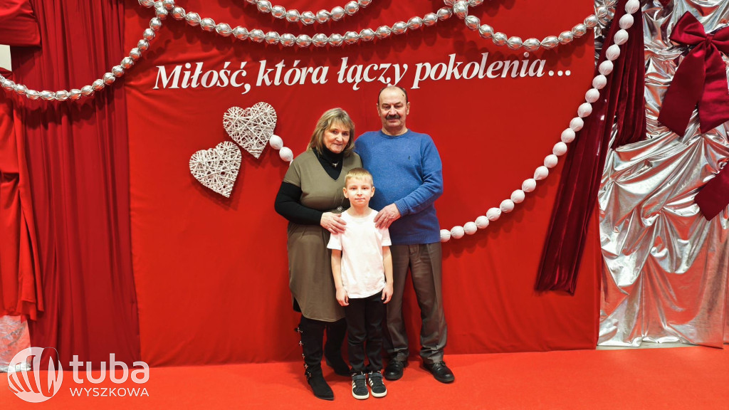 Międzypokoleniowa zabawa w SP w Leszczydole Starym