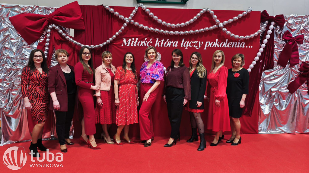 Międzypokoleniowa zabawa w SP w Leszczydole Starym