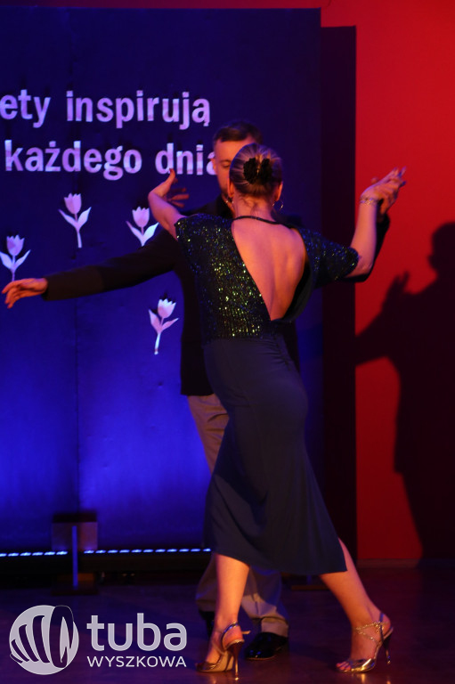 Muzyczno-taneczny Dzień Kobiet w Długosiodle