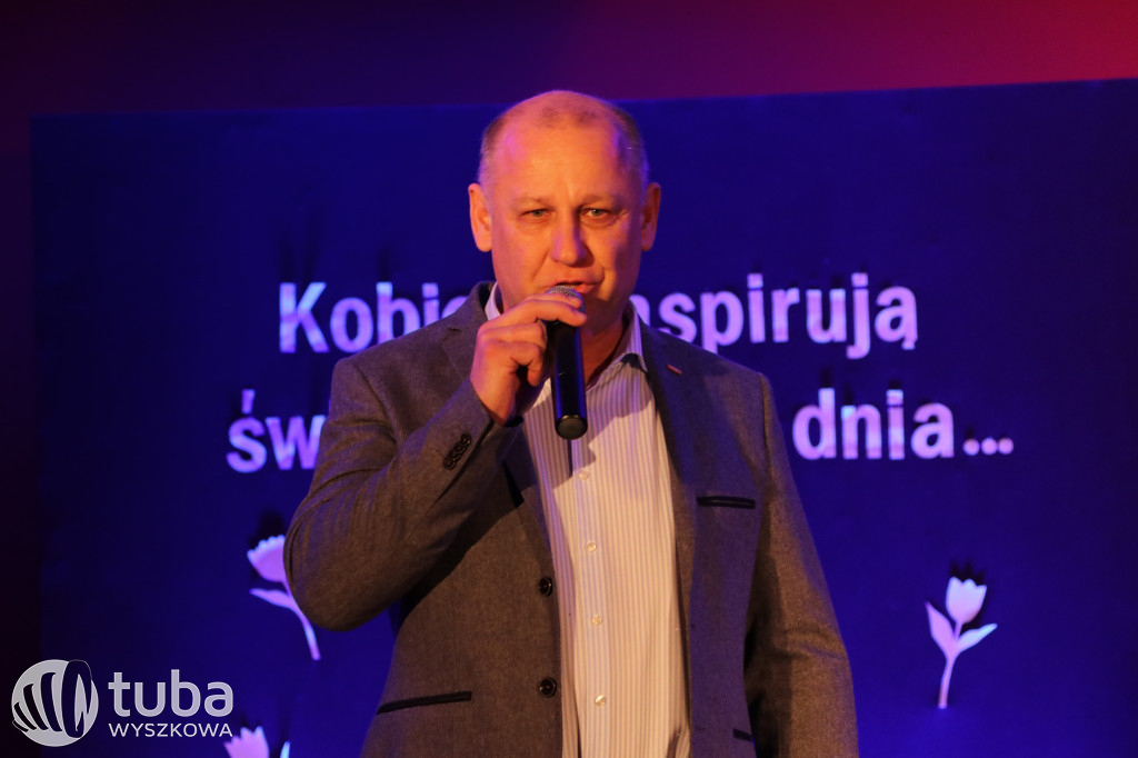 Muzyczno-taneczny Dzień Kobiet w Długosiodle