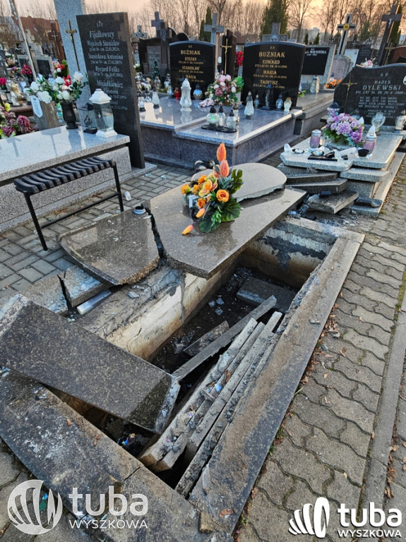 Uszkodzenie nagrobków na wyszkowskim cmentarzu