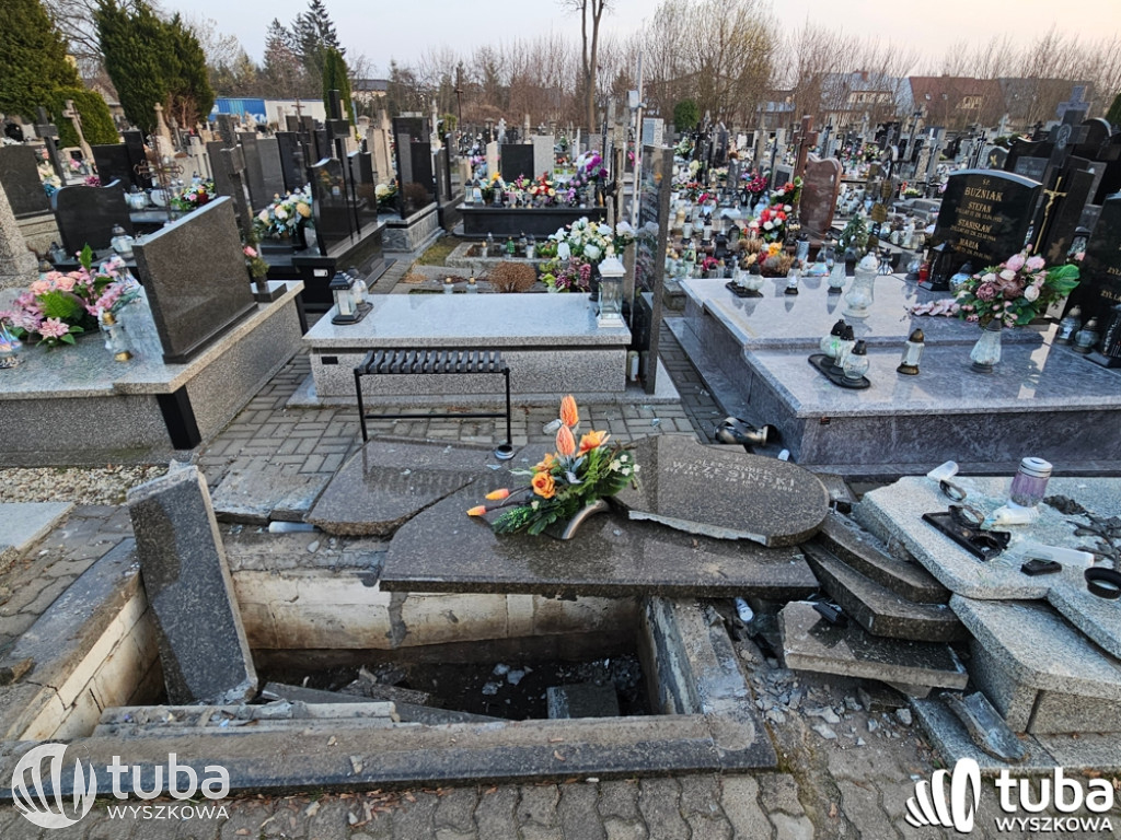 Uszkodzenie nagrobków na wyszkowskim cmentarzu