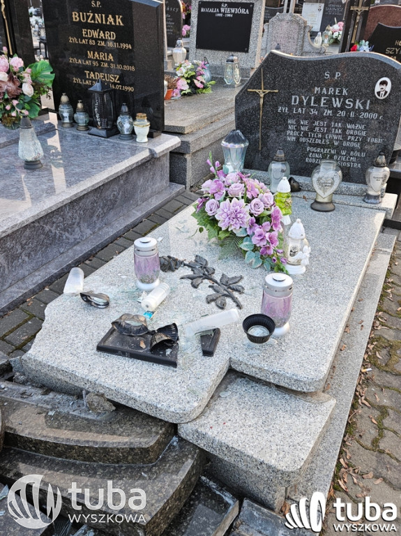 Uszkodzenie nagrobków na wyszkowskim cmentarzu
