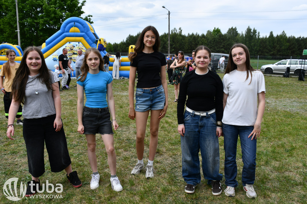 Rodzinna zabawa w Białymbłocie